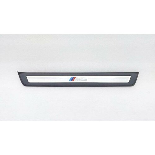 Накладка на порог левая BMW 5 F10F11GT F07 F10 2013 51478050049 13420₽