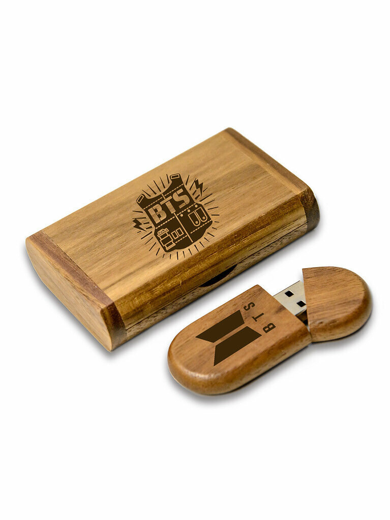 Флешка 32 Гб деревянная с гравировкой "BTS". Флэш накопитель USB 3.0 flash карта Сувенир Подарок. LAS-PRINT.