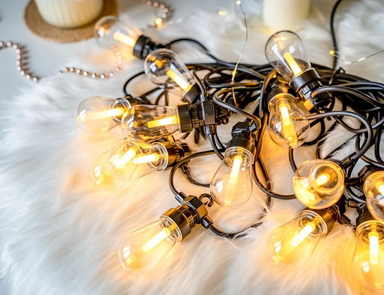Светодиодная гирлянда из лампочек Party Lights – эдисон-пати, 20 тёплых белых LED-огней, 10 м, коннектор, чёрный провод, уличная, Winter Deco ECO-020-E-BCWW-A