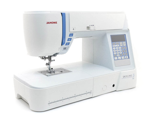 Швейная машина Janome Skyline S5