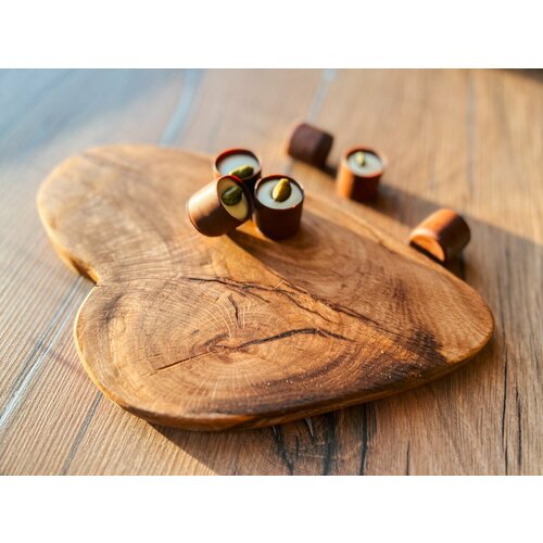фото Сервировочная доска из дуба "сердце" от native woods