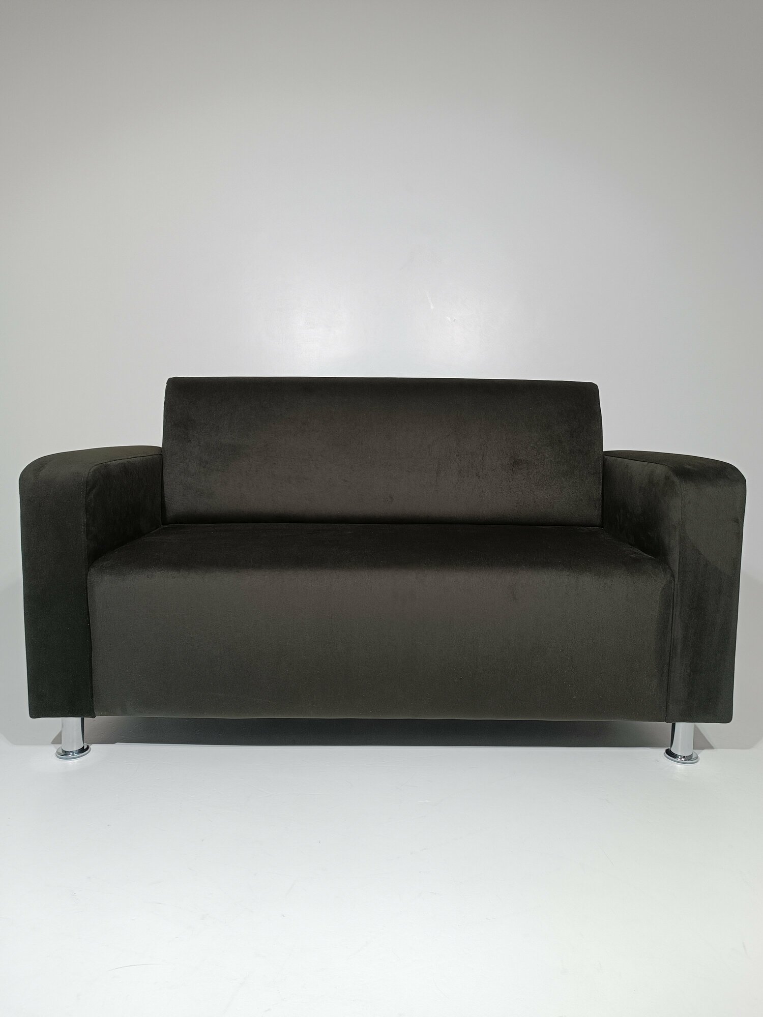 фото Диван офисный Платинум, механизм Нераскладной, 146х67х82 см, чёрный велюр