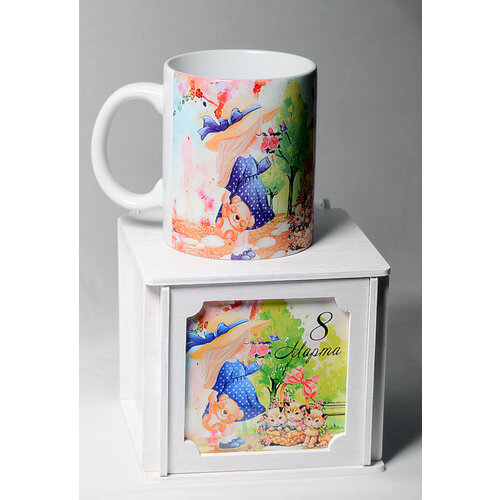 Кружка 8 марта в деревянной коробке