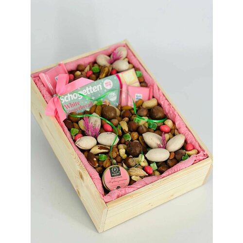 медово ореховый подарочный набор в деревянной коробке Подарочный набор Ореховый микс, шоколад и чай элитный на 14 февраля и 8 марта в деревянной коробке