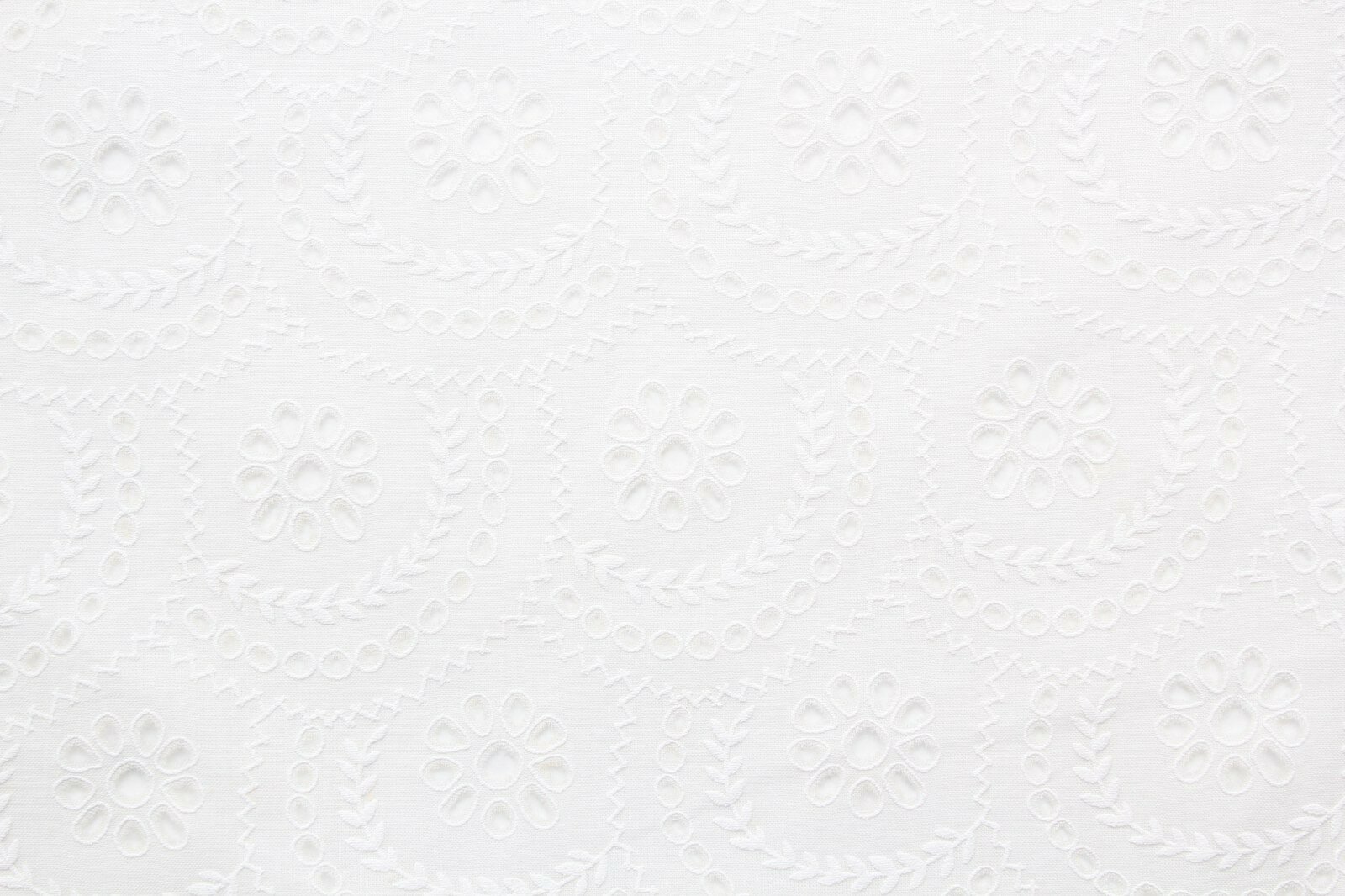 Ткань Хлопок «ришелье» белый с узором печворк, ш144см, 0,5 м