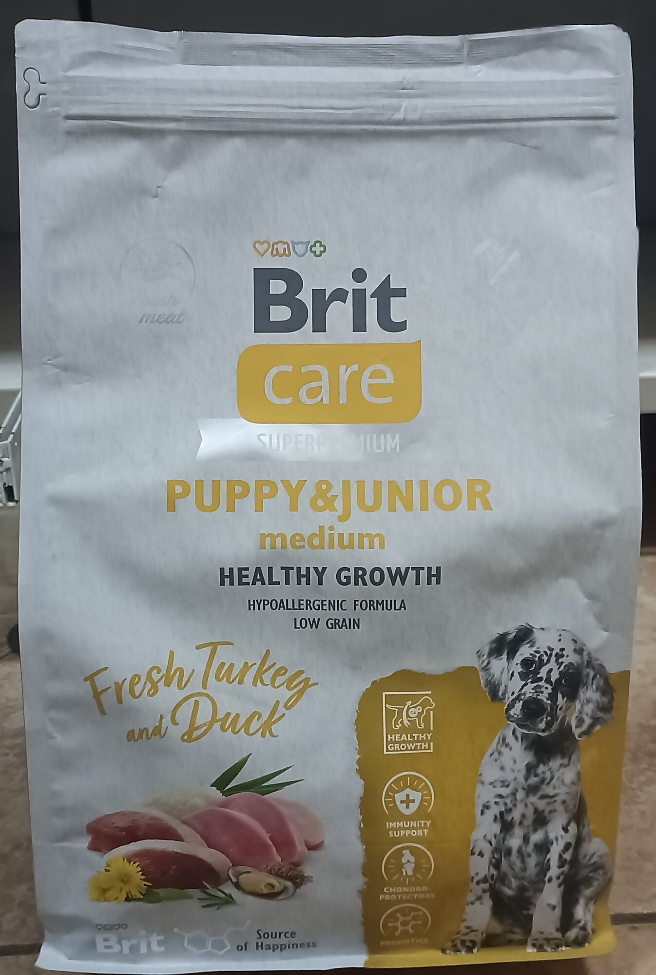 Сухой корм BRIT CARE PUPPY&JUNIOR Medium Healthy Growth Hypoallergenic Fresh для собак индейка с уткой 3кг