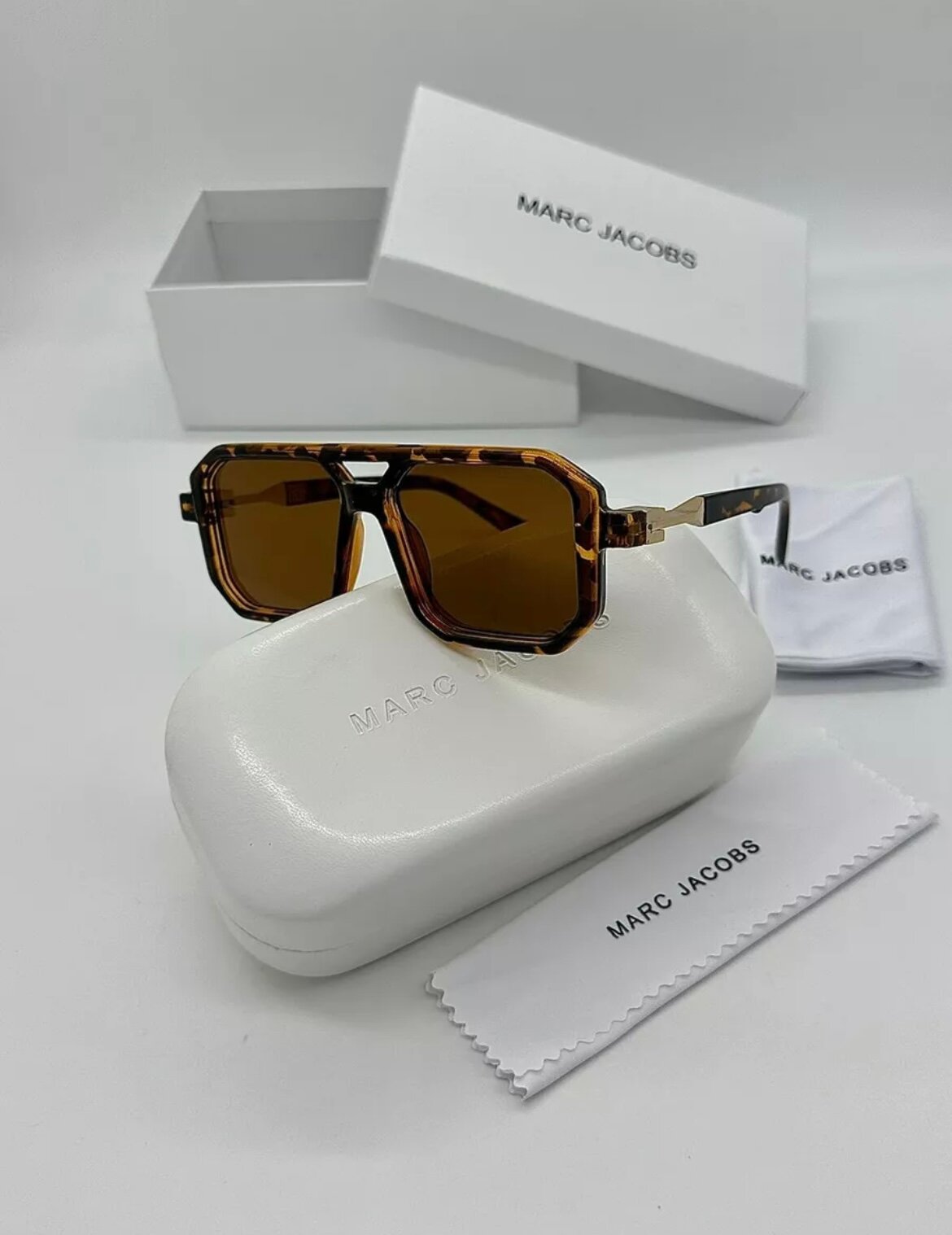 фото Стильные очки Marc Jacobs унисекс