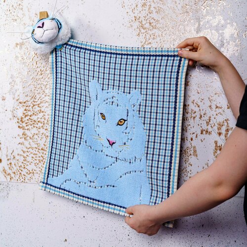 Детское полотенце для рук и лица с игрушкой тигр голубое