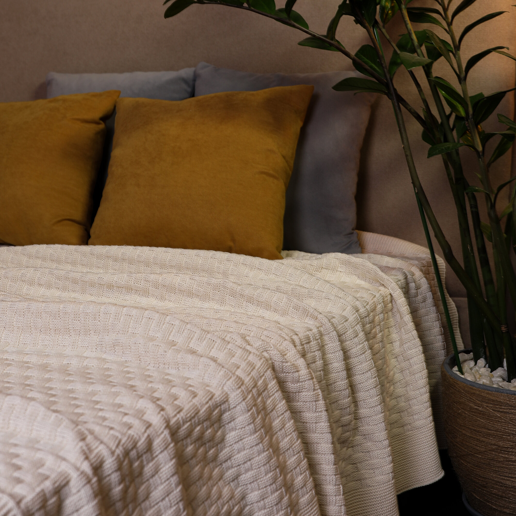 фото Плед 180х220, вязаный, Warm Whiff, джинс, хлопок 100%, покрывало на кровать, на диван, на кресло, большой, тонкий, в подарочной сумке