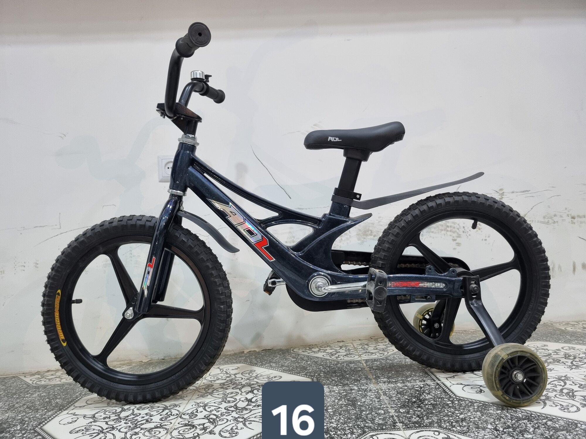 Детский велосипед 16 сакадиска, прочный красивый, легкая алюминевая рама и диски, ось с пром подшипниками