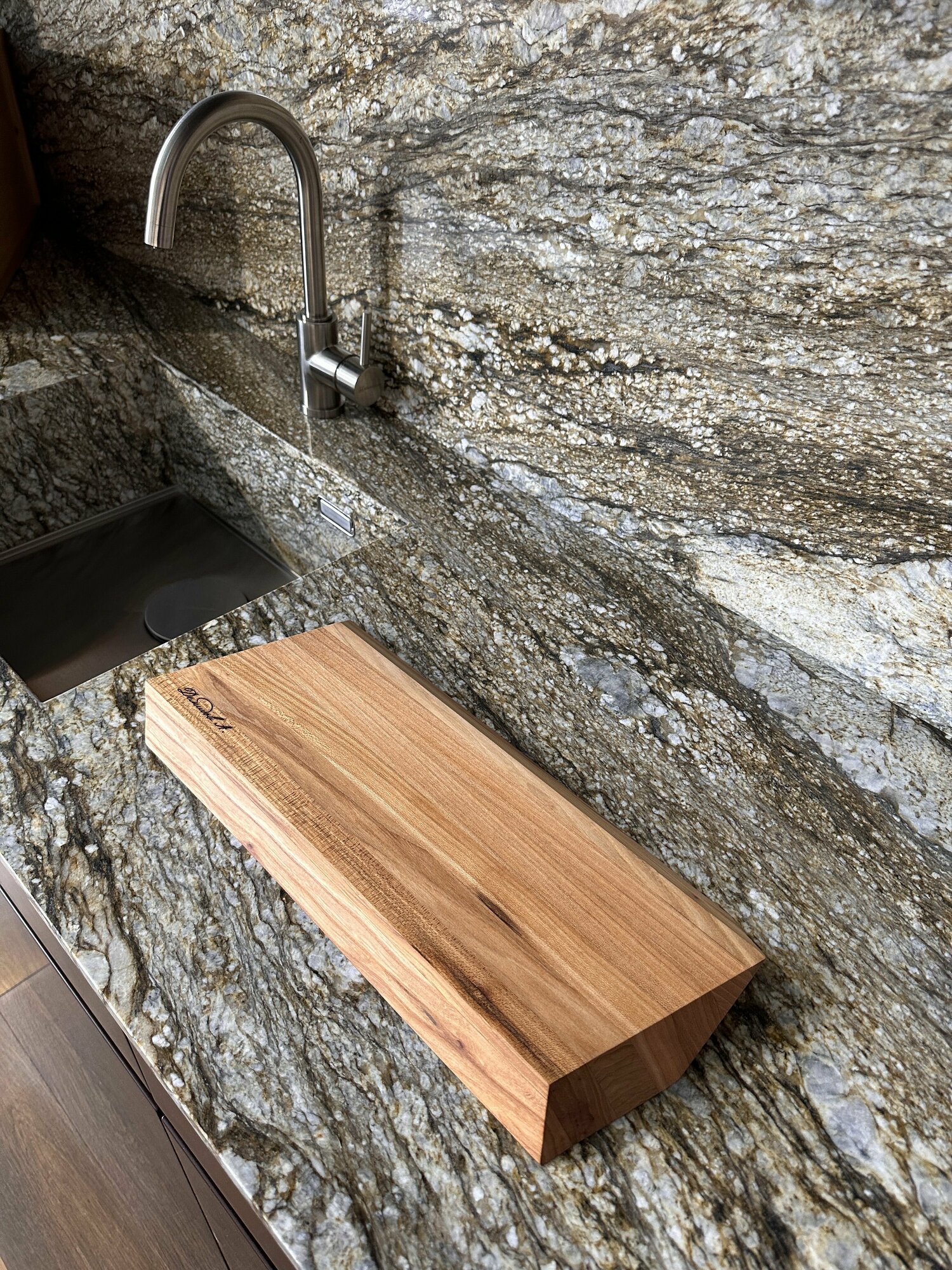 Разделочная доска Элма Карагач, 45*20*2,5 (см) — фото 1