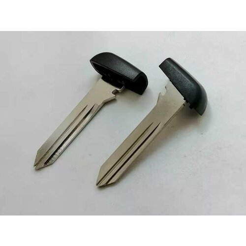 Вставка лезвие смарт ключа Chrysler 300с голова пластик чёрный