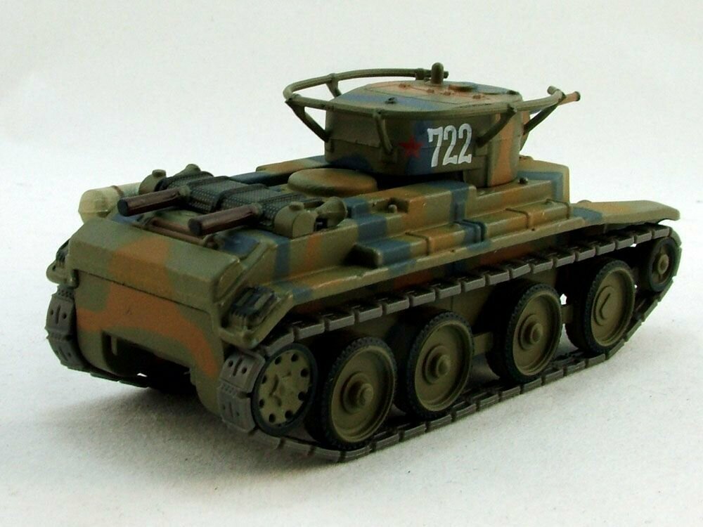 Масштабная модель 1/72, танк БТ-7 — фото 1