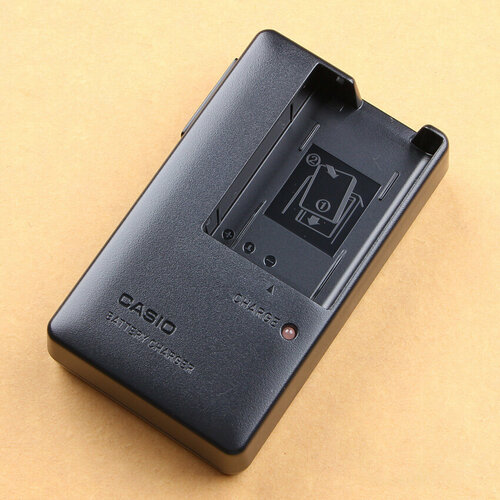 Зарядное устройство MyPads от сети BC-90L для аккумуляторных батарей NP-90 фотоаппарата CASIO Exilim EX-H20G/ EX-FH100