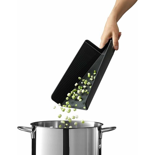 Складная разделочная доска Joseph Joseph Chop2Pot Plus Large 60205 черная 3419₽