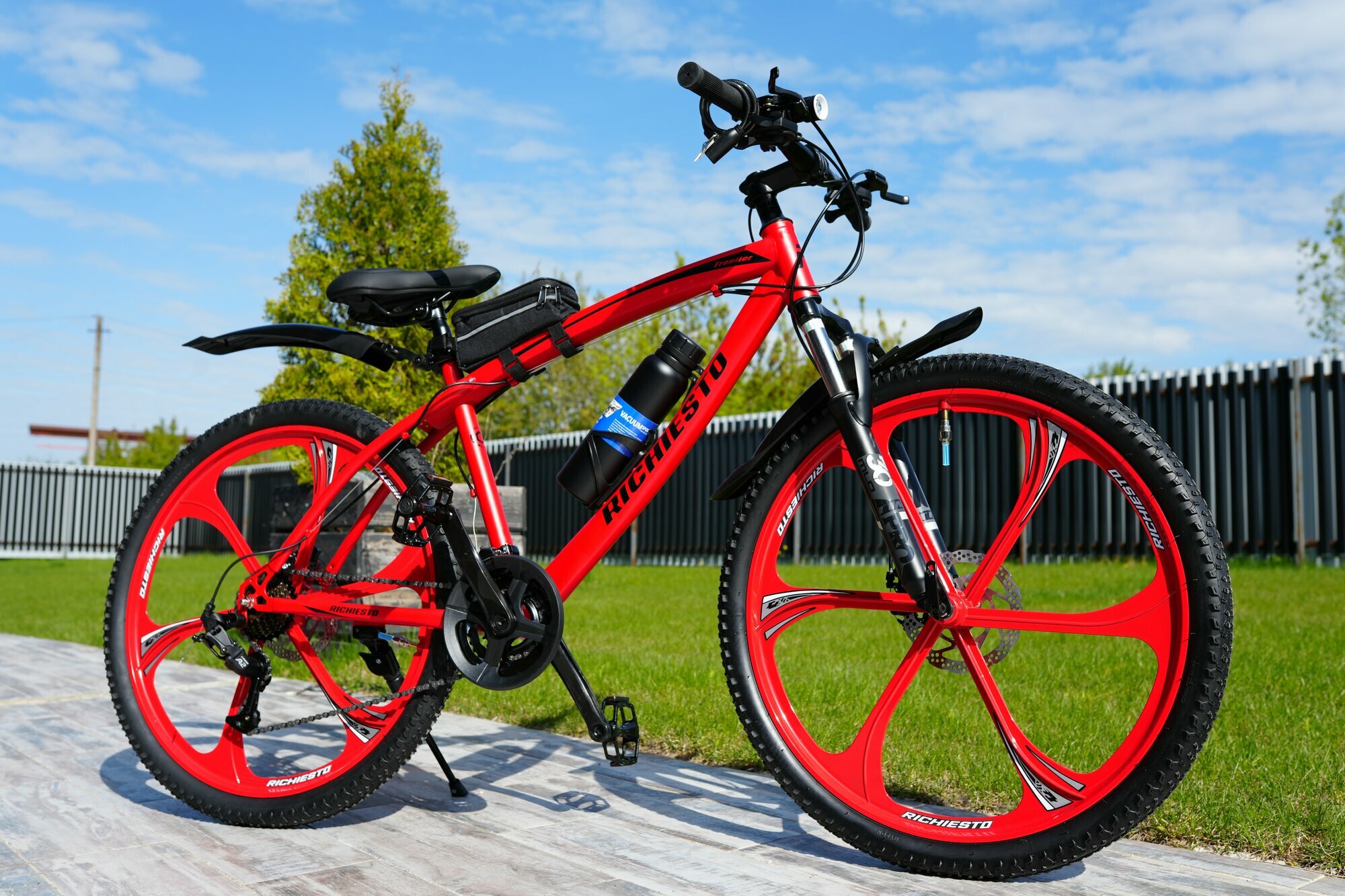 Велосипед RICHIESTO 26" на литых дисках, Горный Спортивный Унисекс, красный матовый