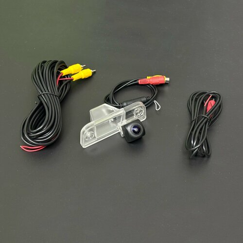 Камера заднего вида Kia Carnaval 2020 2000₽