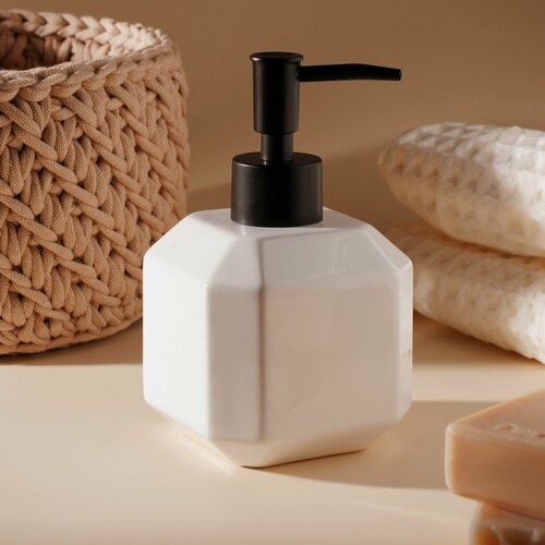 Дозатор для жидкого мыла SL Home Ариста объем 380 мл размер 8х8х14 цвет белый 602₽