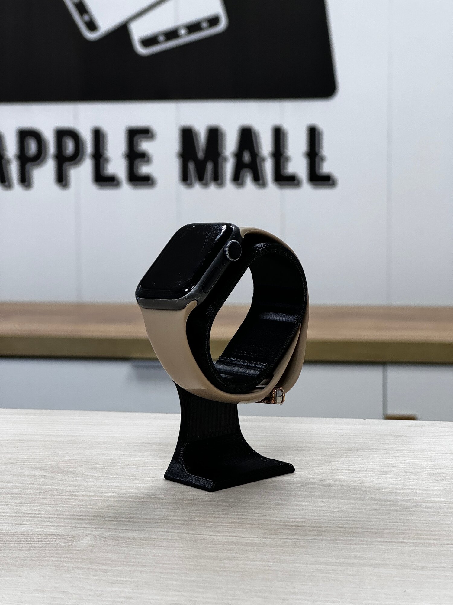 Умные часы Apple Watch Series 5 40 мм Steel Case GPS + Cellular, черный космос/черный