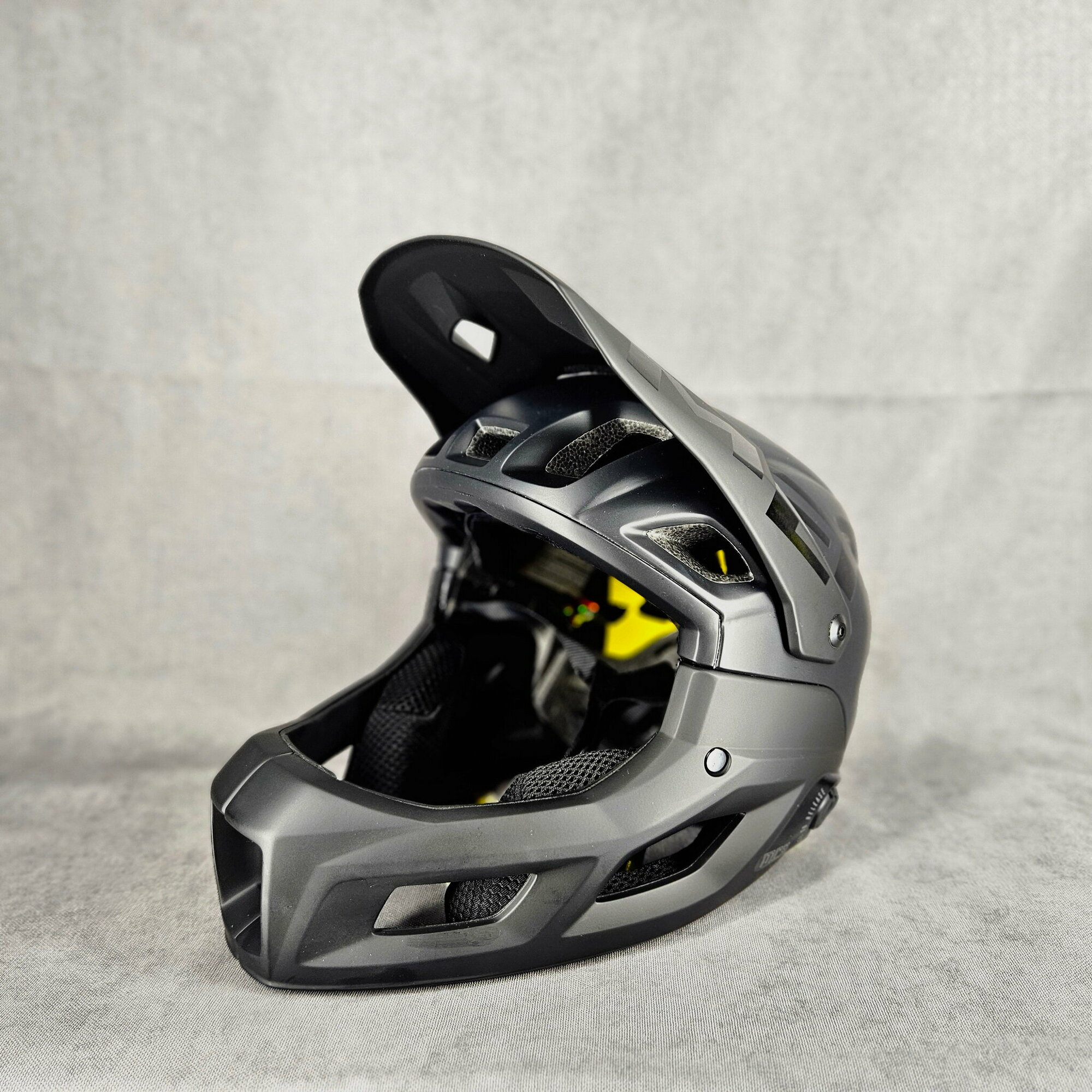 Шлем велосипедный MET Parachute MCR, Mips, размер - L (58-61 см), черный матовый (black / 3HM120CE00LNO1)