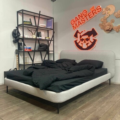 Двуспальная кровать 160х200 Скай с мягким изголовьем для дома, для спальни, ортопедическое основание, ламели усиленные, на высоких ножках, рогожка оранжевая, Банда Мастеров, Россия