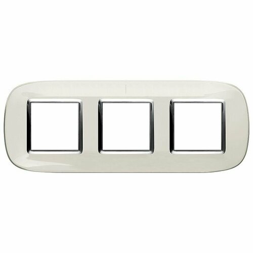 Рамка 3 поста BTicino AXOLUTE белая карамель HB48023DB 5068₽