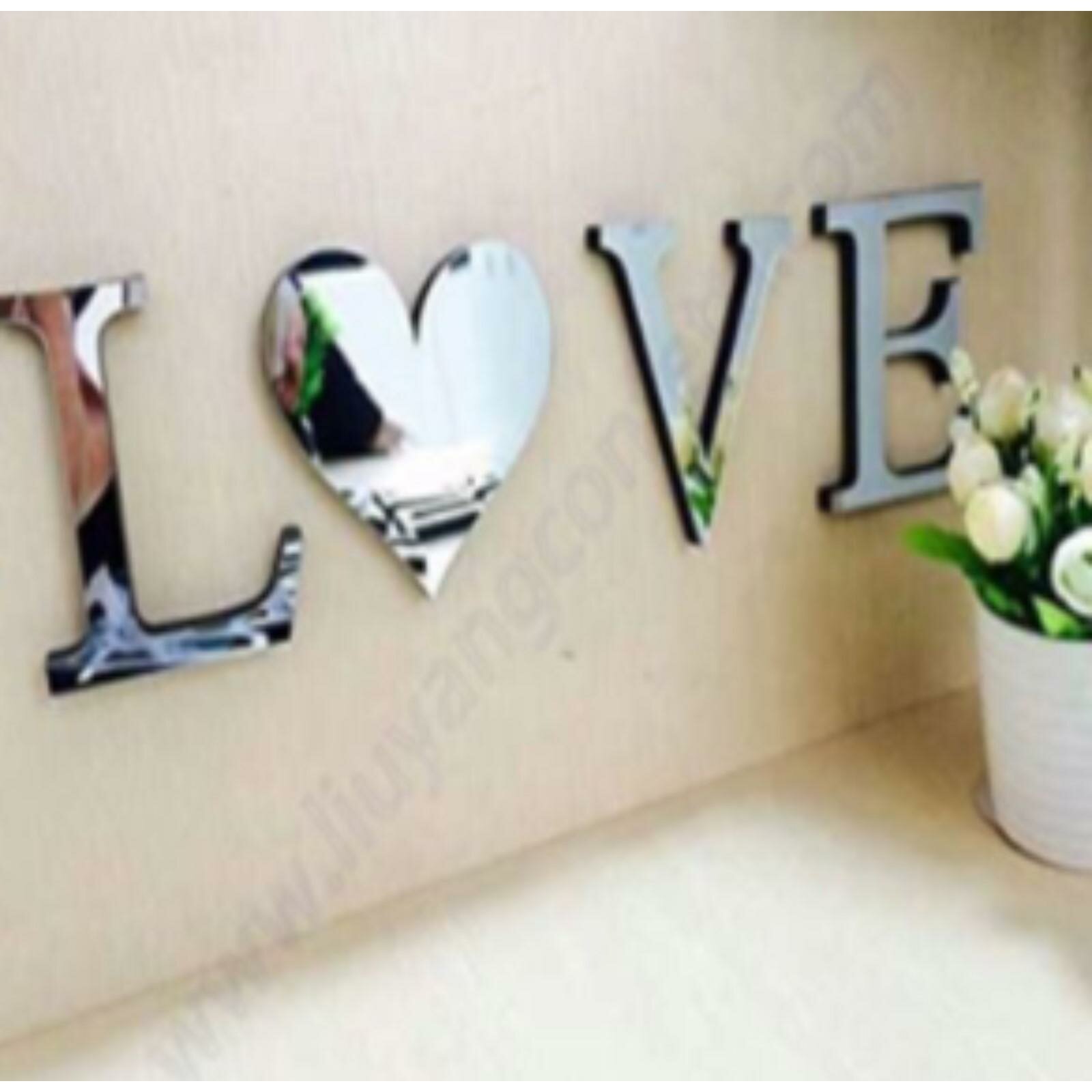 Декор настенный "LOVE", из акрила, зеркальный, буква 8 х 10 см (1шт.)