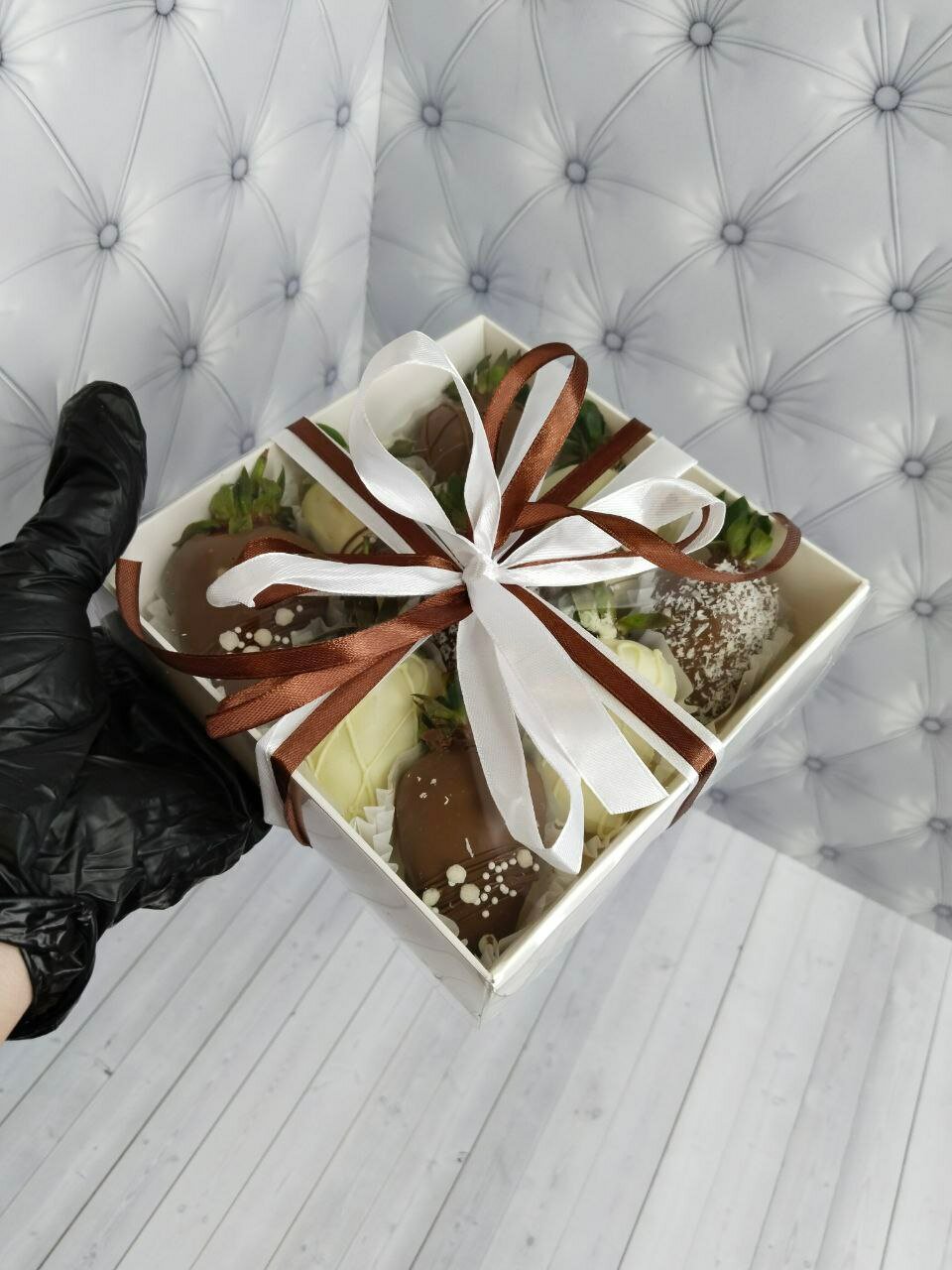Клубника в шоколаде Премиум подарочный набор из 9-12 ягод