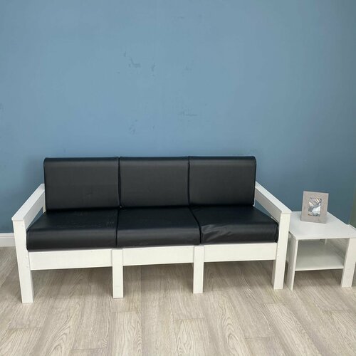 Диван Айдахо New Victoria трехместный, каркас белый, кожа черная