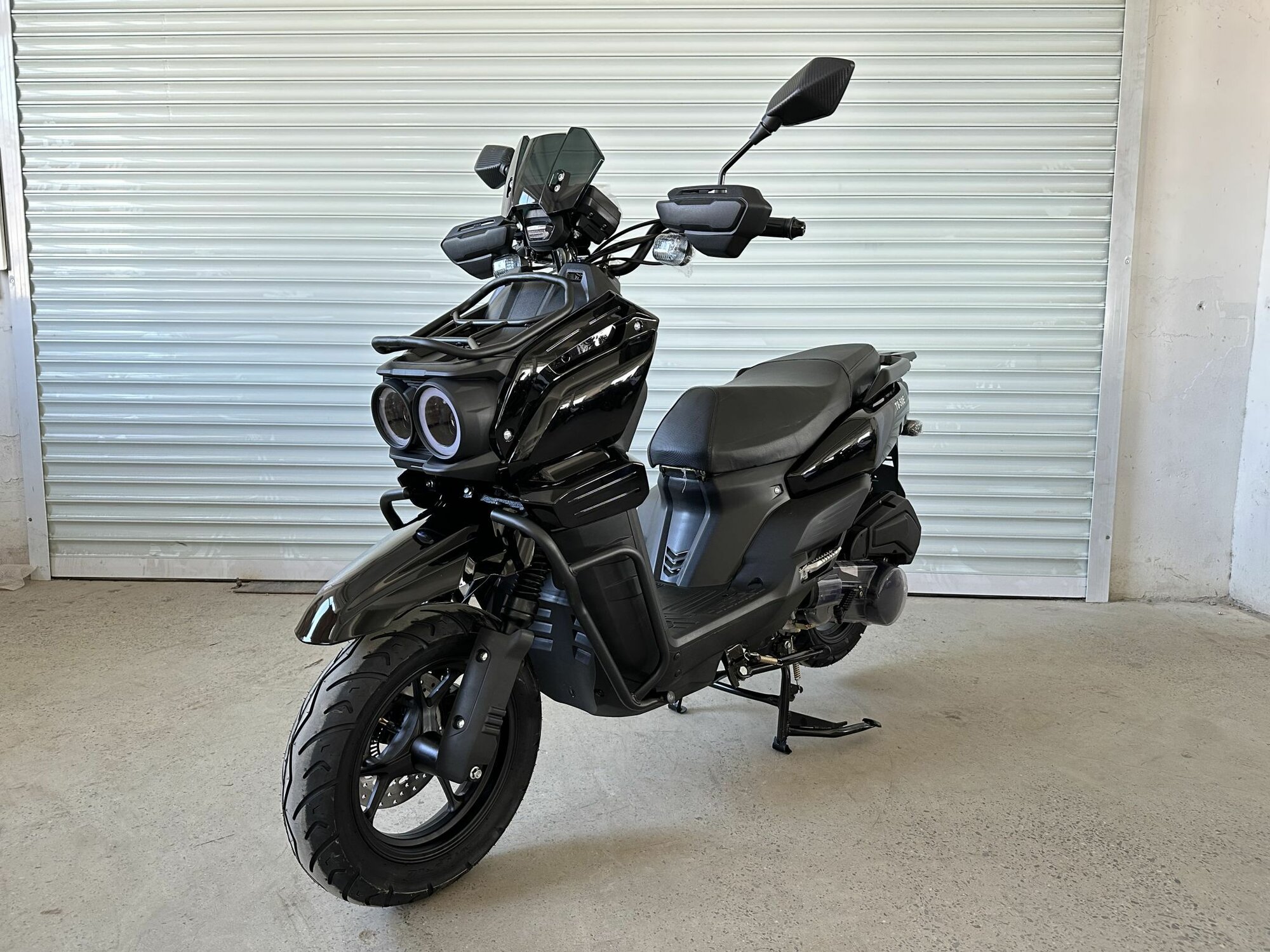 Скутер TANK 49сс (150) черный