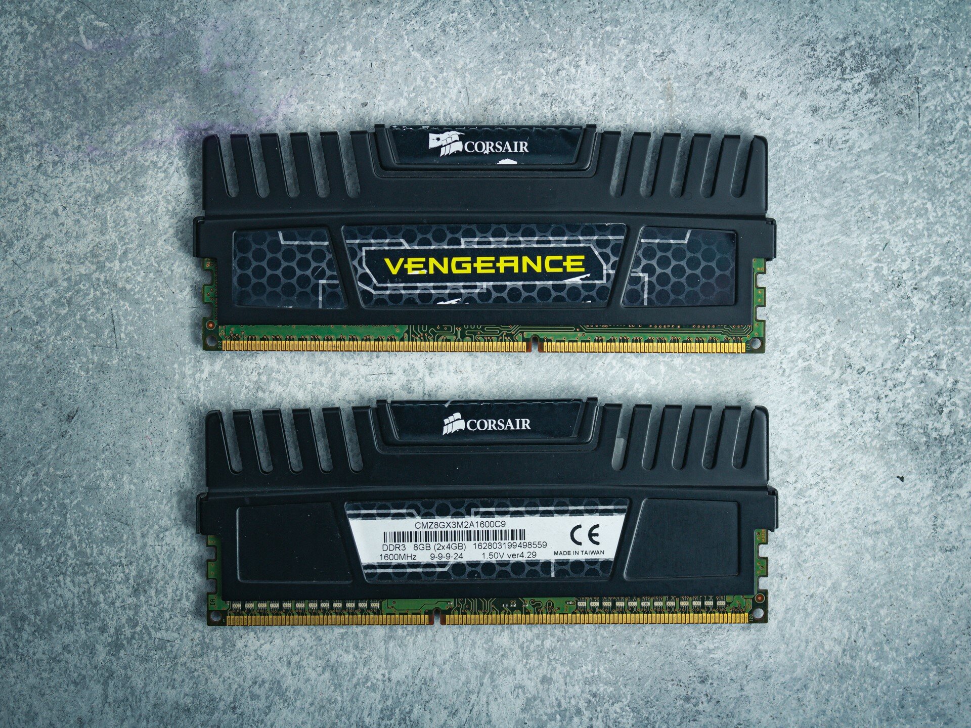 Оперативная память Corsair Vengeance (CMZ8GGX3M2A1600C8) DDR3 8Gb(2x4Gb) 1600Mhz