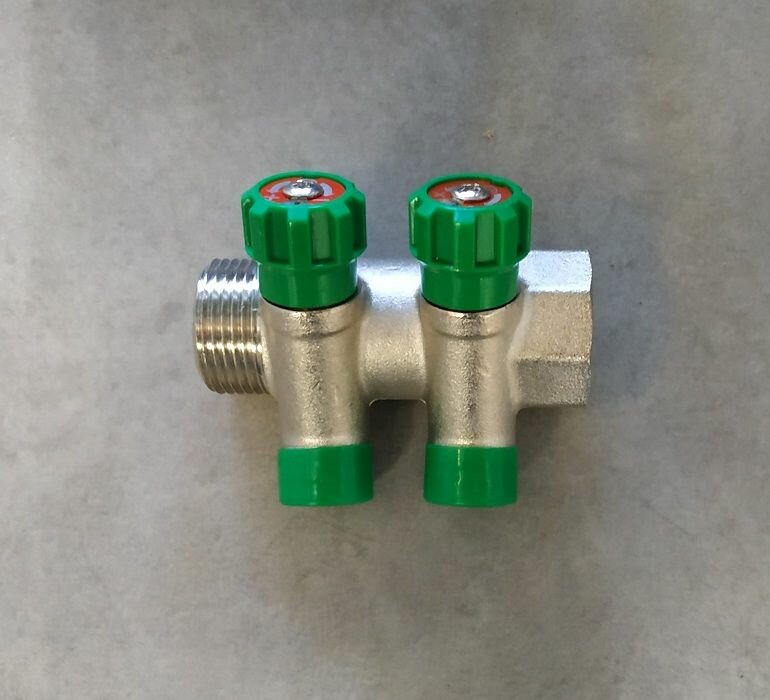 Коллектор Euros регулирующий 1" (ВР-НР) с 2 отв. 1/2" НР (межосев. расстояние отводов 36 мм) EU. ST3078275 2x1x12