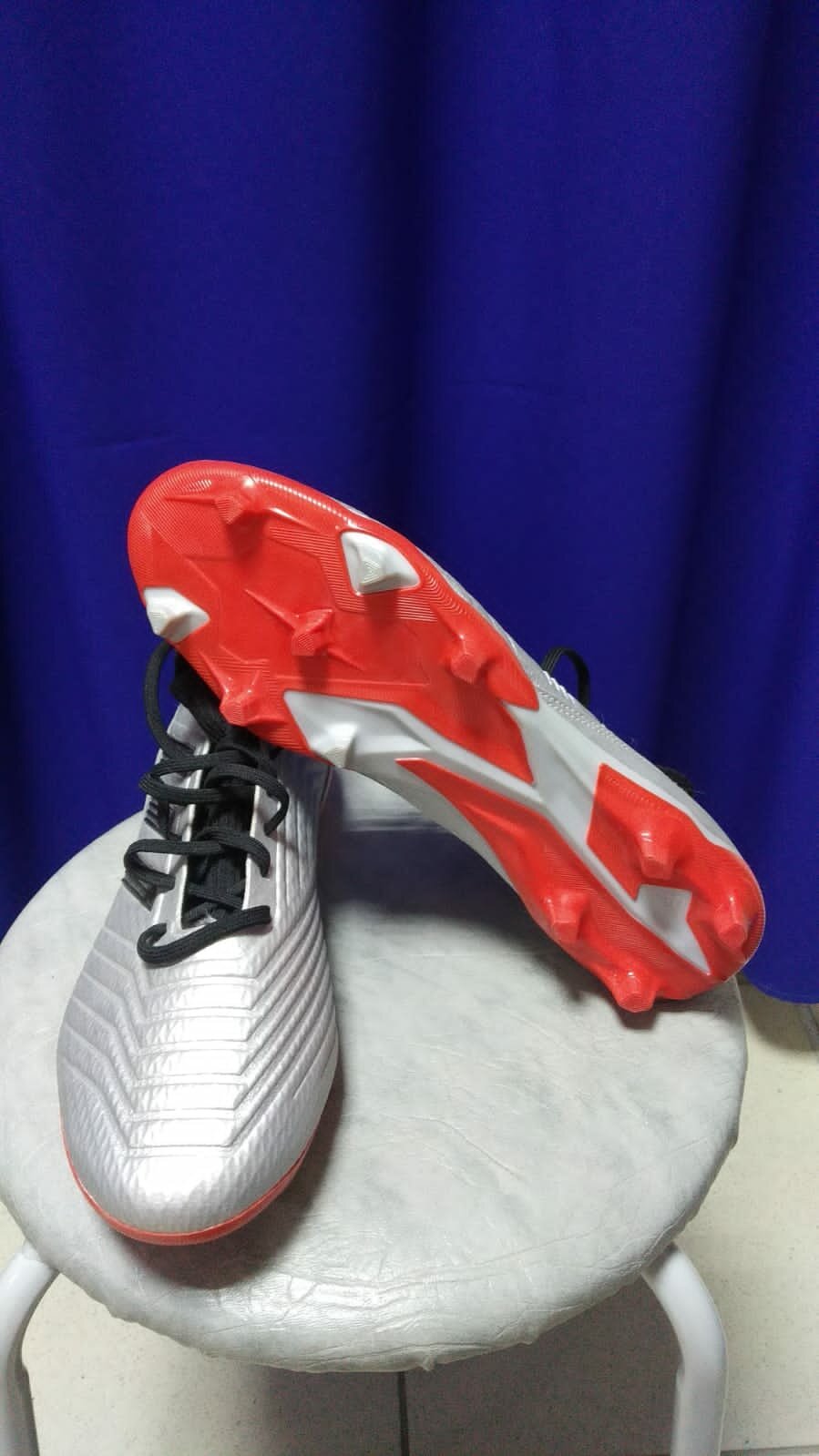 Для футбола ADIDAS PREDATOR размер 43 ( длина по стельке 27 см ) бyтcы регбийные и футбольные Серебристые