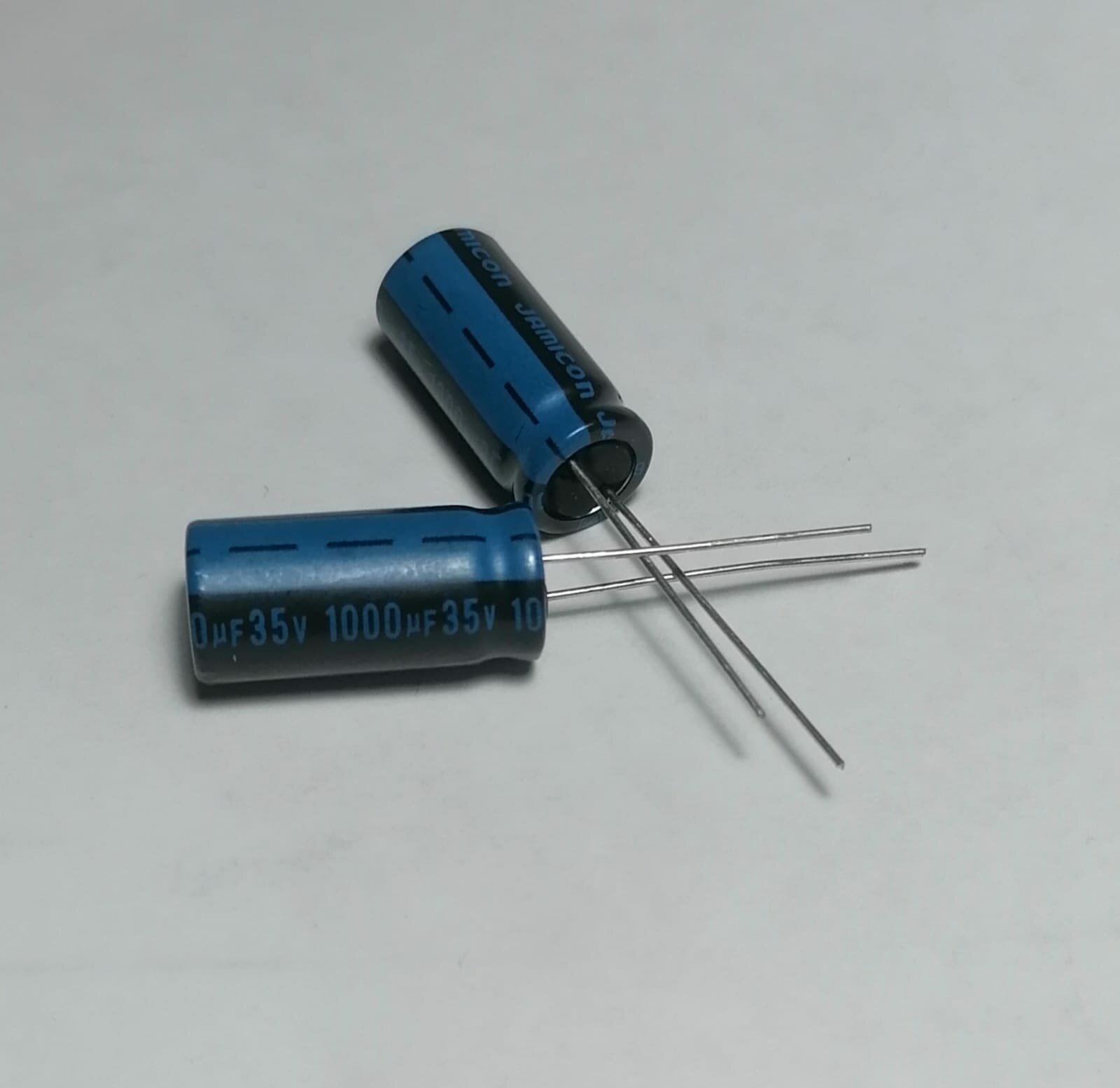 Конденсатор электролитический 1000х35В 105°C (TK) К50-35 (10х22) 2шт