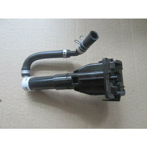 Омыватель фары левый совместим с Outlander XL 2010-2012 8264A137 2000₽