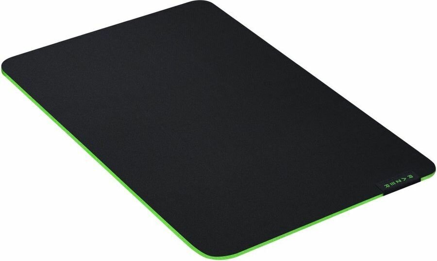 Игровой коврик для мыши RAZER Gigantus V2 Medium (RZ02-03330200-R3M1) — фото 1
