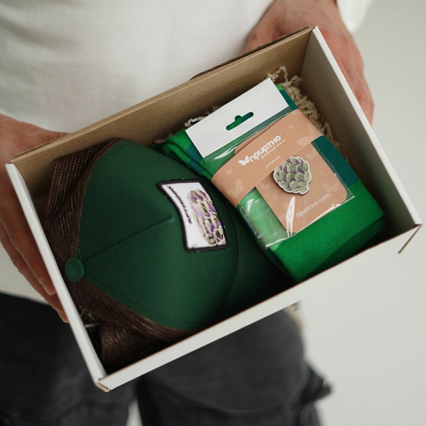 Подарочный набор для него Приятно "Артишок" с бейсболкой, значком и носками