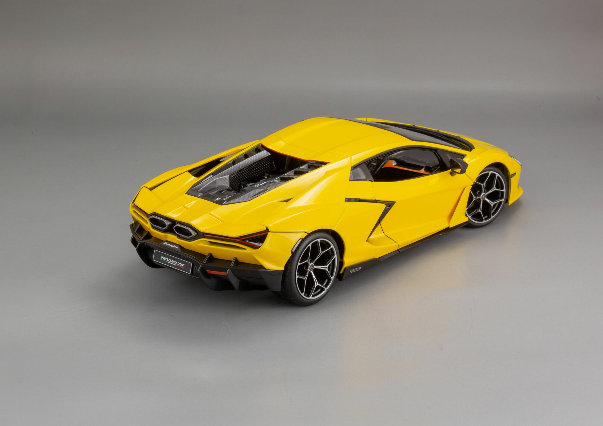 Коллекционная масштабная модель 1:18 Lamborghini Revuelto - 2023 от Maisto — фото 1