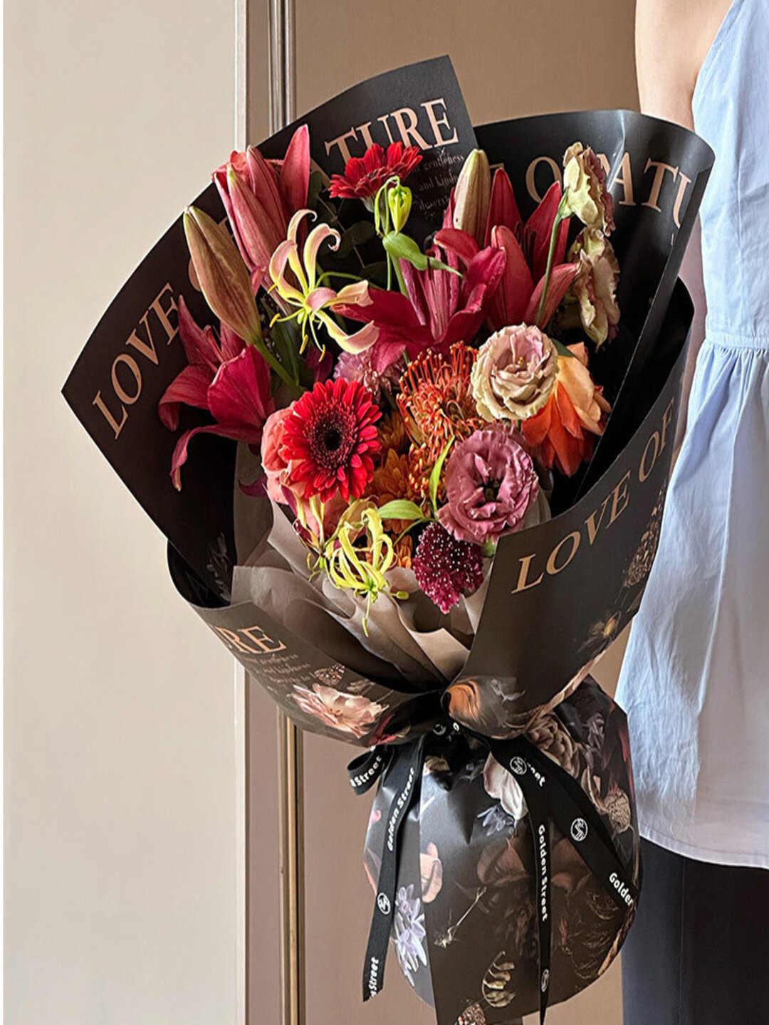 Упаковочная бумага Нет бренда, 38х49 см, с лентой, подарочная, 2 листа