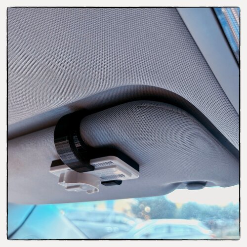 Изображение товара Крепление транспондера Sonicway LE 08 на козырек черный