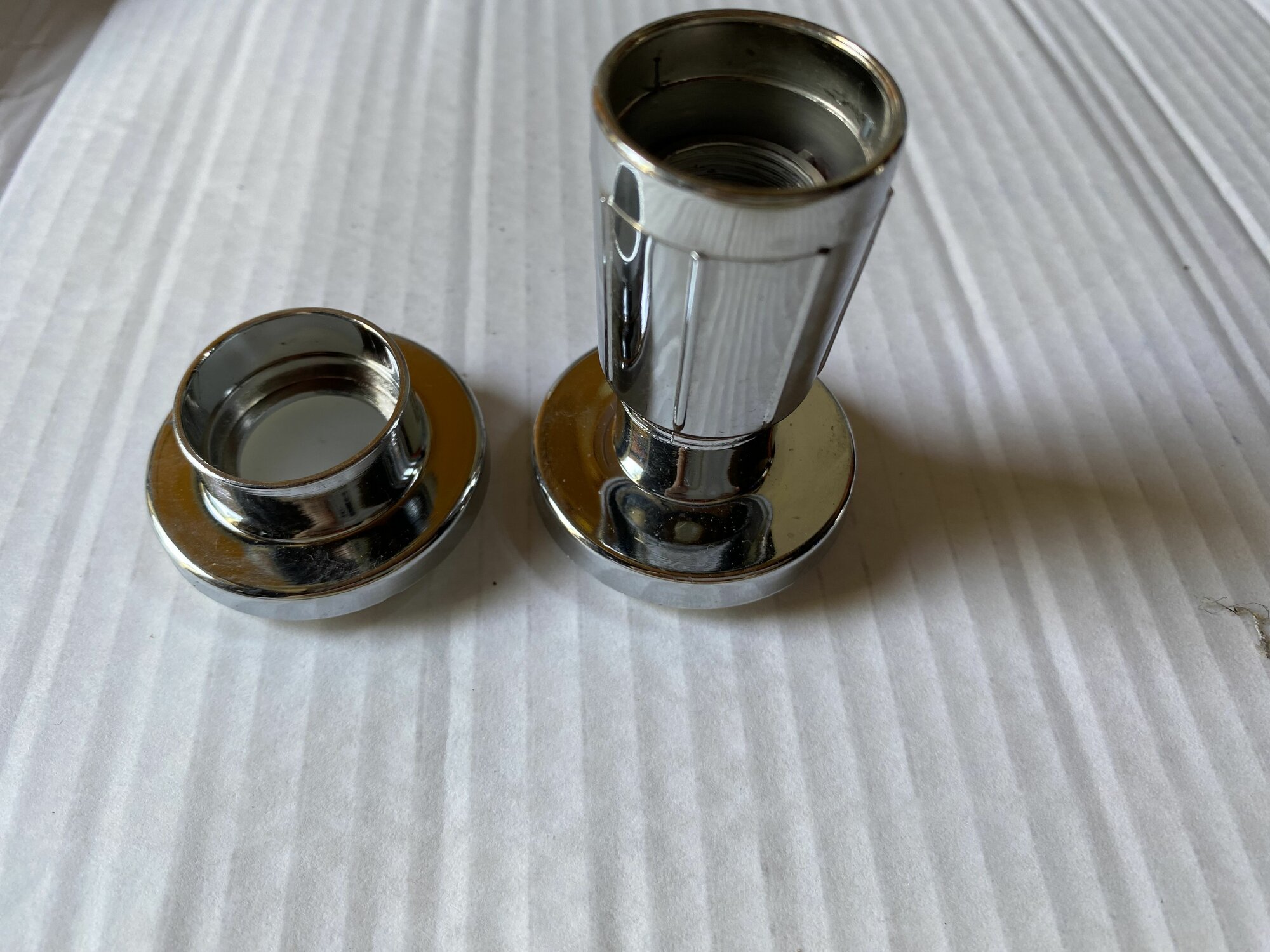 Штангодержатель мебельный(ванной) для круглой штанги D25 мм хром