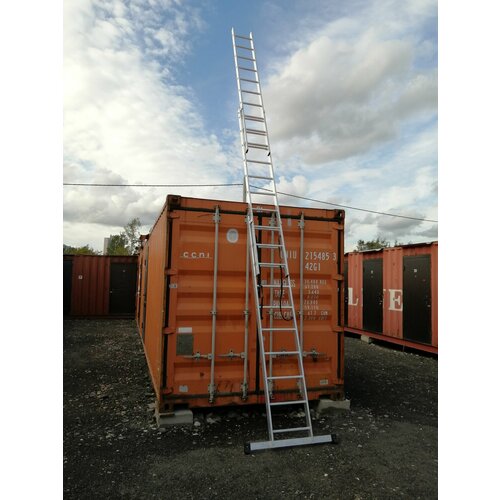 Алюминиевая трёхсекционная лестница 3х10 63 м классическая Комбат 17900₽