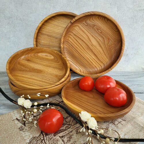 Глубокая деревянная тарелка салатник