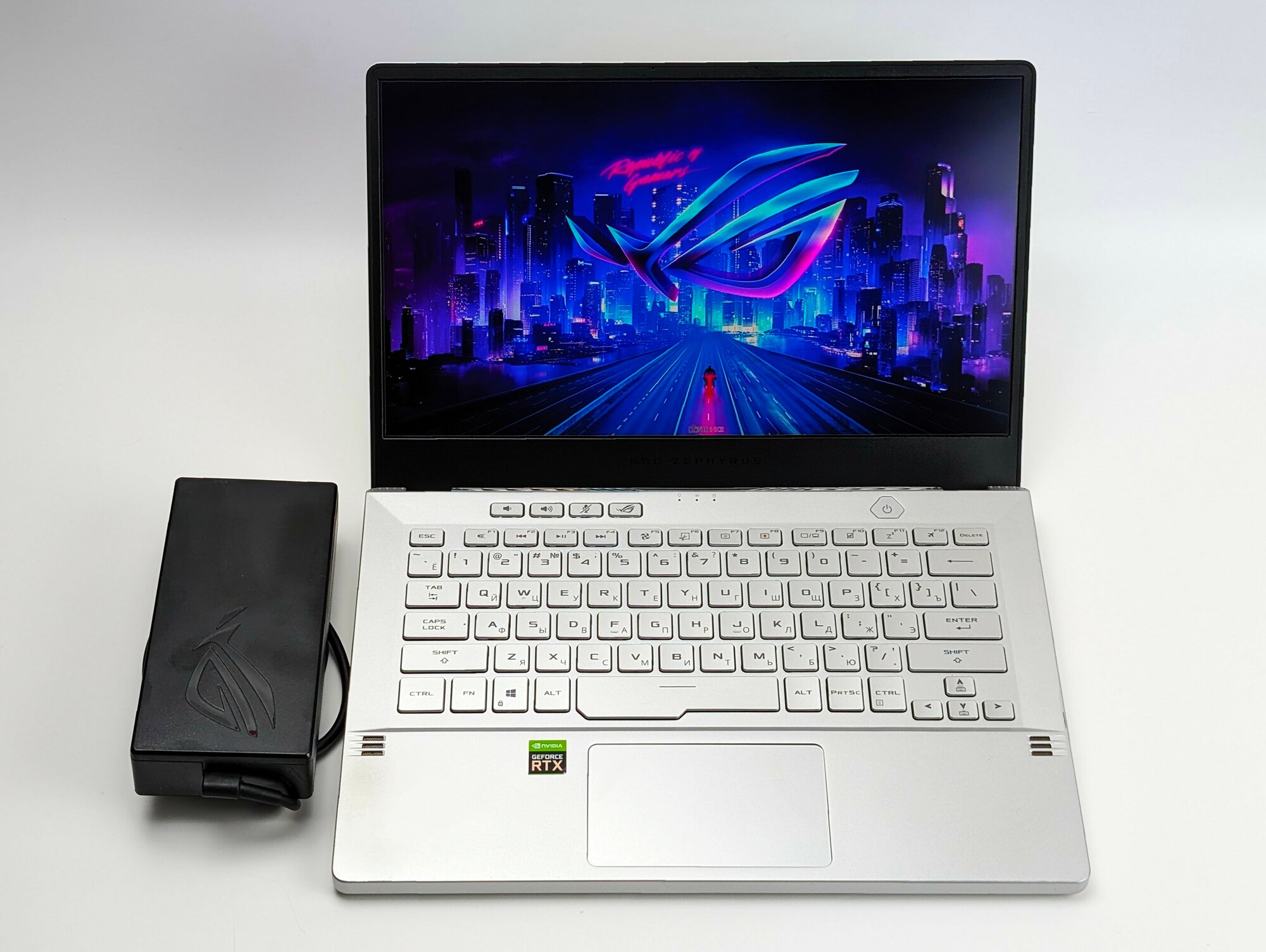 Игровой ноутбук ASUS ROG Zephyrus G14, Ryzen 9 4900HS, GeForce RTX 2060 Max-Q 6 ГБ, 16/1024Gb