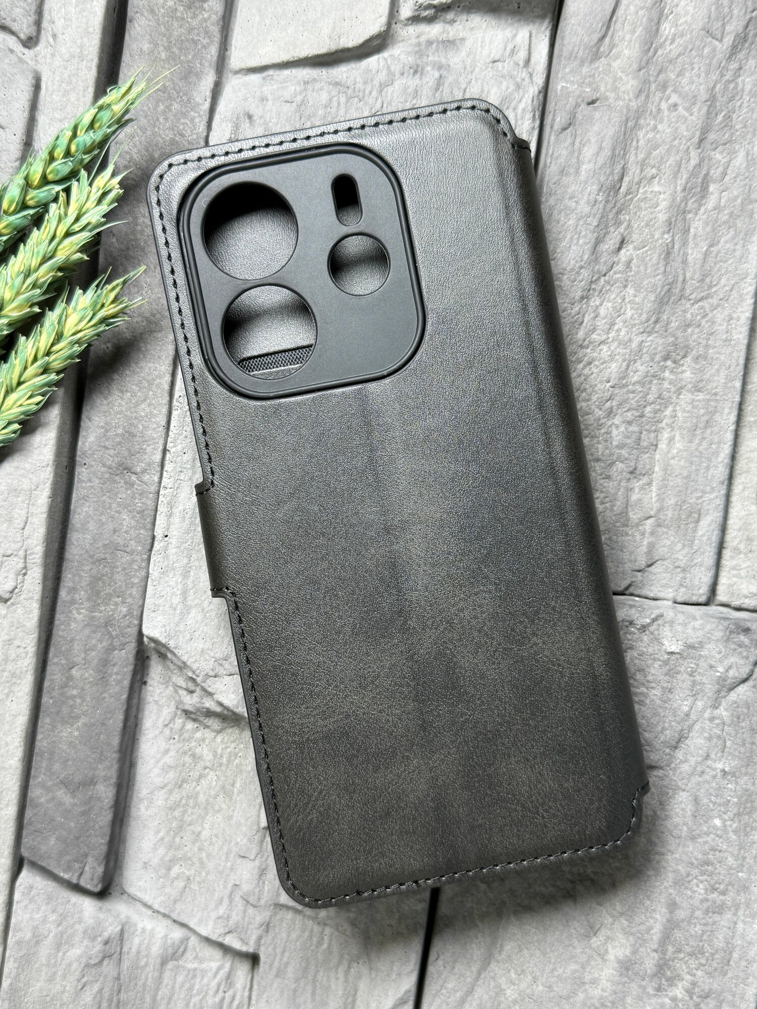 Чехол книжка для Xiaomi Redmi Note 14 4G кожаный с магнитной застежкой / Редми Ноут 14 4Джи с хлястиком / flip чехол для Redmi Note 14 (4G) с функцией подставки, черный — фото 1