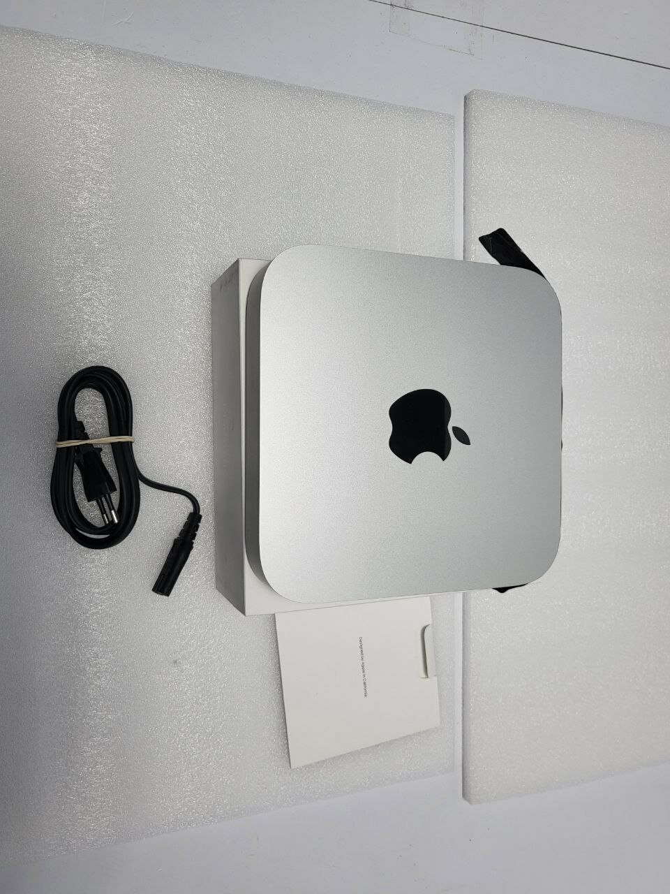 Настольный компьютер Apple Mac Mini M1 A2348, 8Гб ОЗУ, SSD 512Гб
