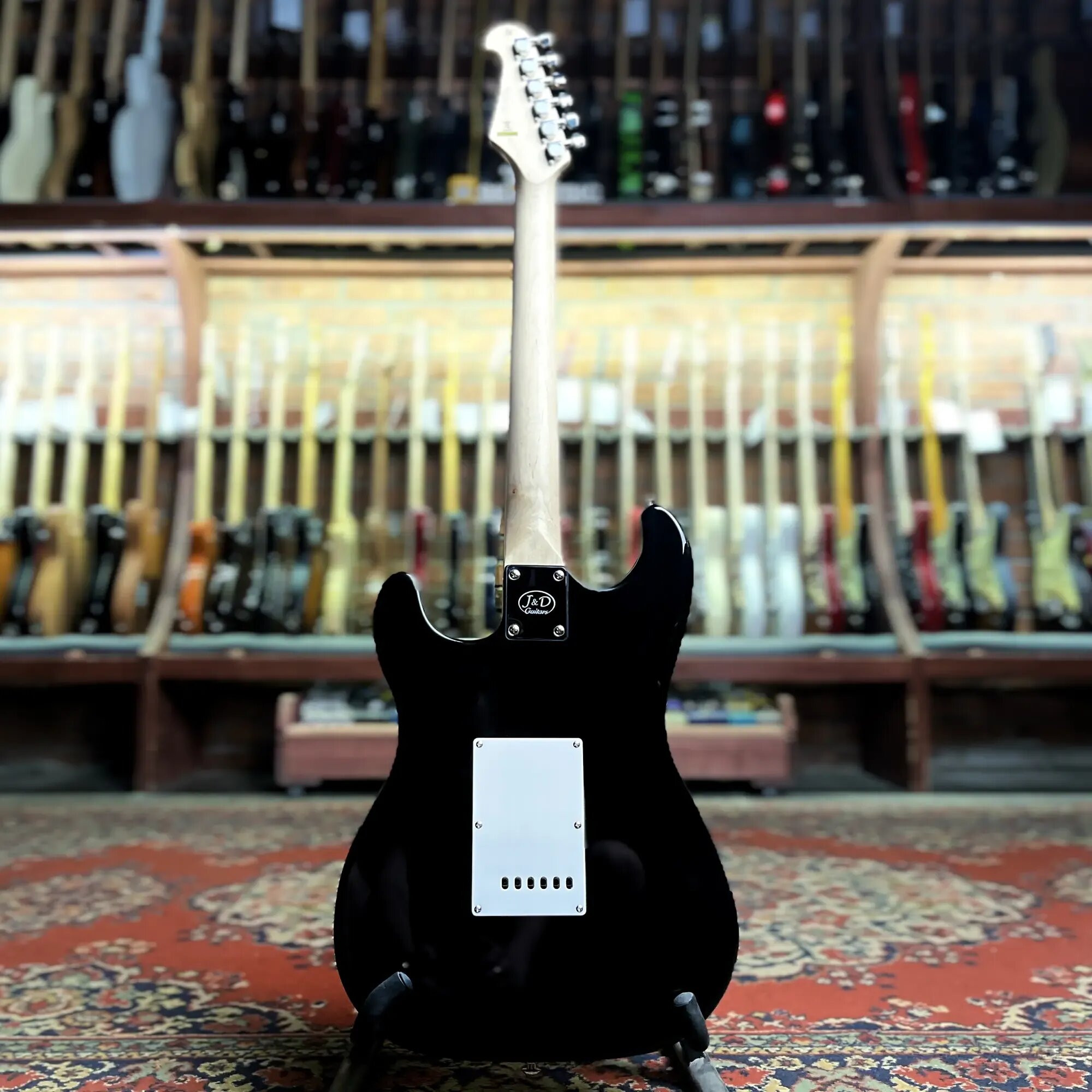 Электрогитара J&D Guitars ST-C Stratocaster SSS Black — фото 1