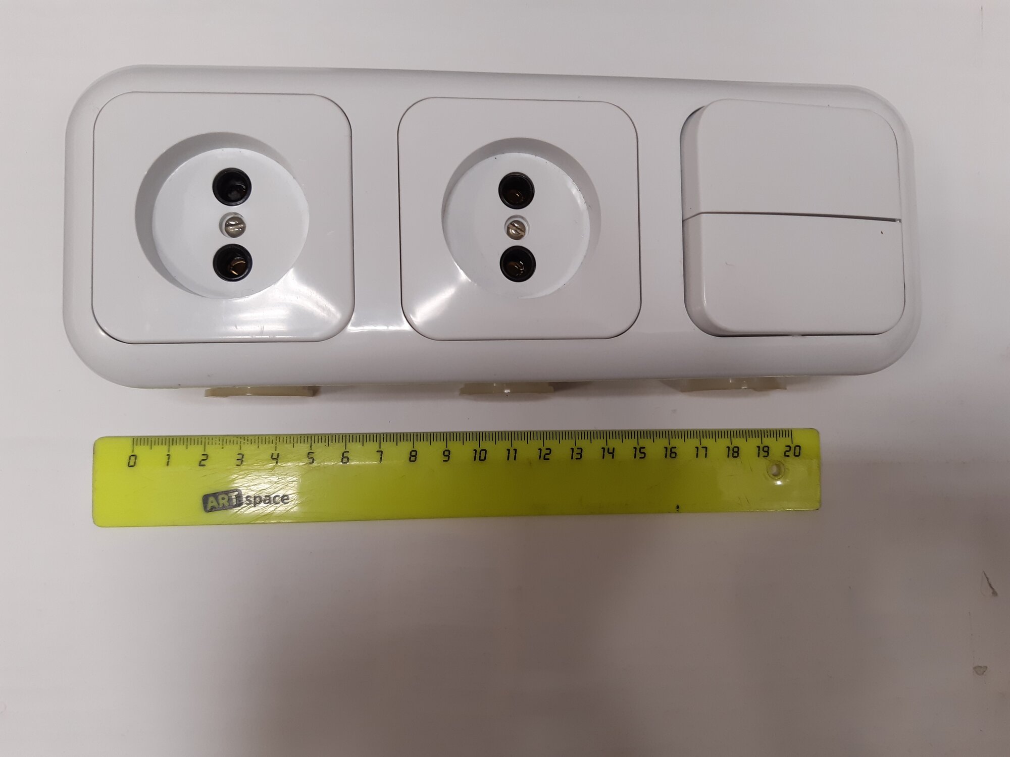 Блок 2-выключателя, 2-розетки — фото 1