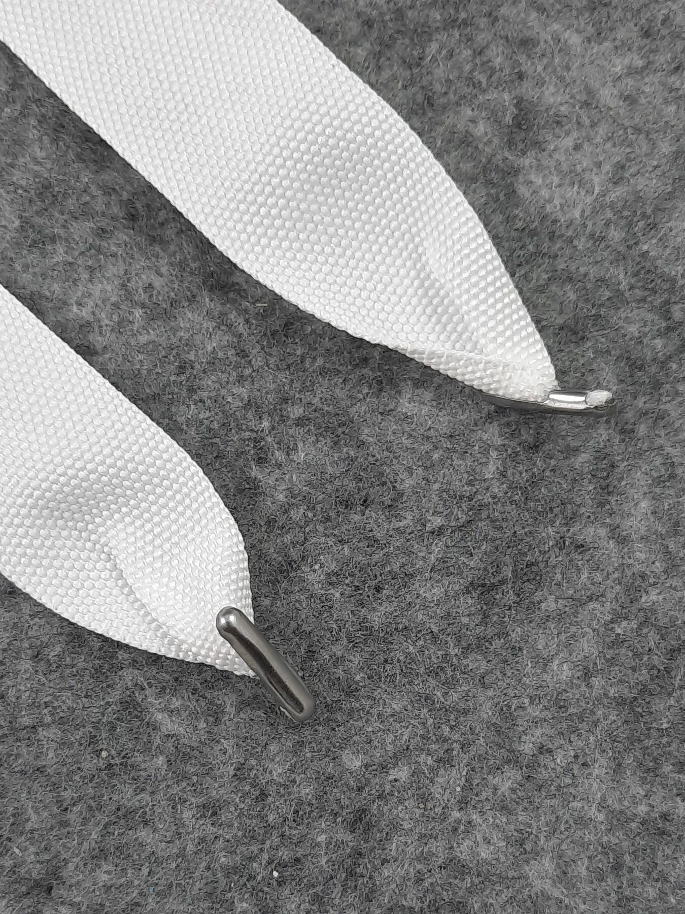 Ручка-лента репсовая 20 мм длина 35 см белая с металлическими наконечниками (100 шт)