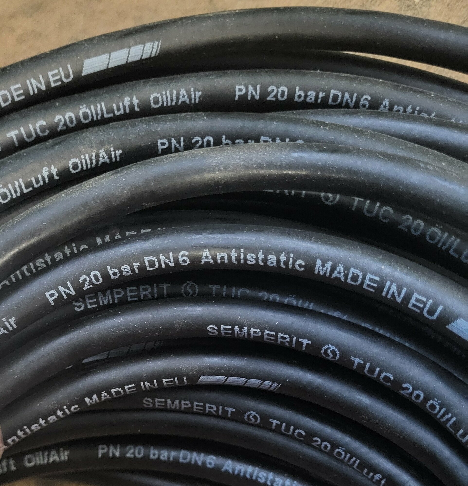 фото TUС20 D6 Рукав для минеральных масел , 20 бар (1 метр)